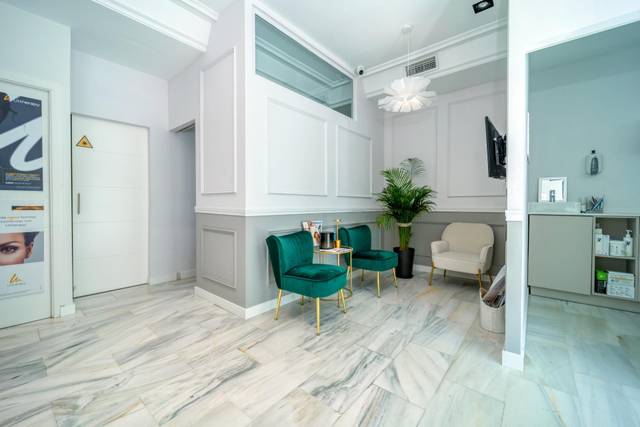 Local comercial en Alquiler en Avenida ESPAÑA en Zona Monte El Pilar