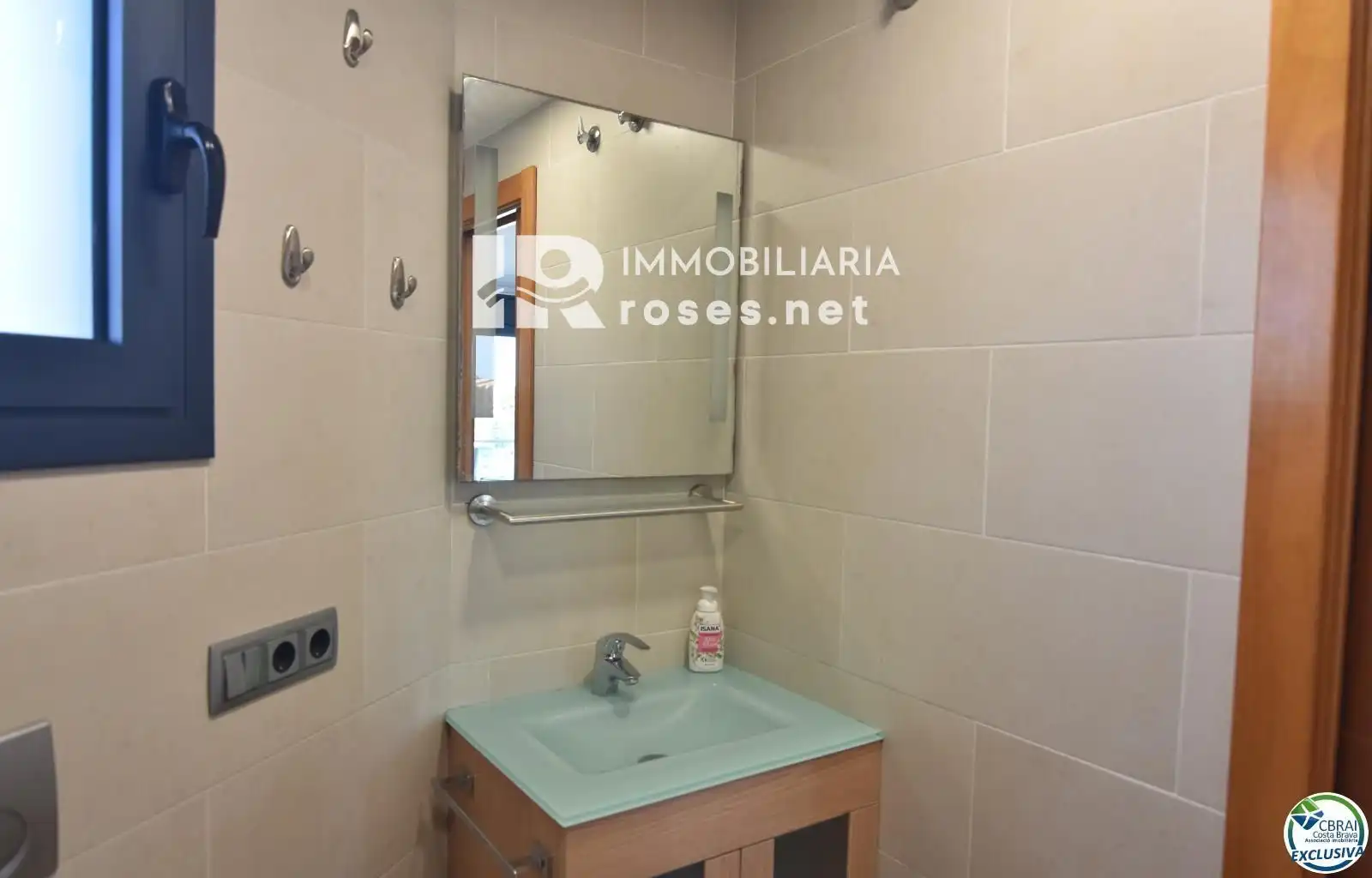 Baño de Piso en venta en Roses con Aire acondicionado, Terraza y Piscina