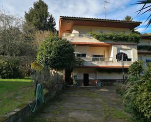 Vista exterior de Casa o xalet en venda en Vigo  amb Jardí privat i Traster