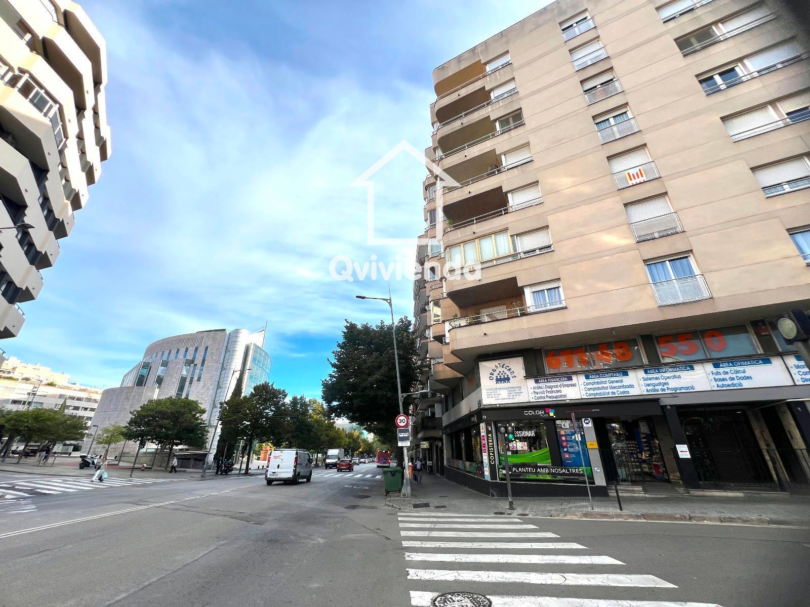 Außenansicht von Büro zur Miete in Terrassa mit Heizung und Abstellraum