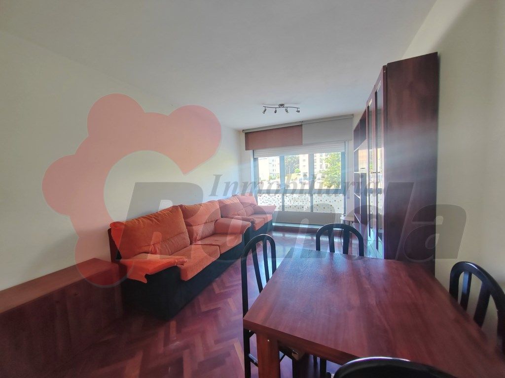 Dormitori de Apartament en venda en Lugo Capital amb Calefacció, Moblat i Forn