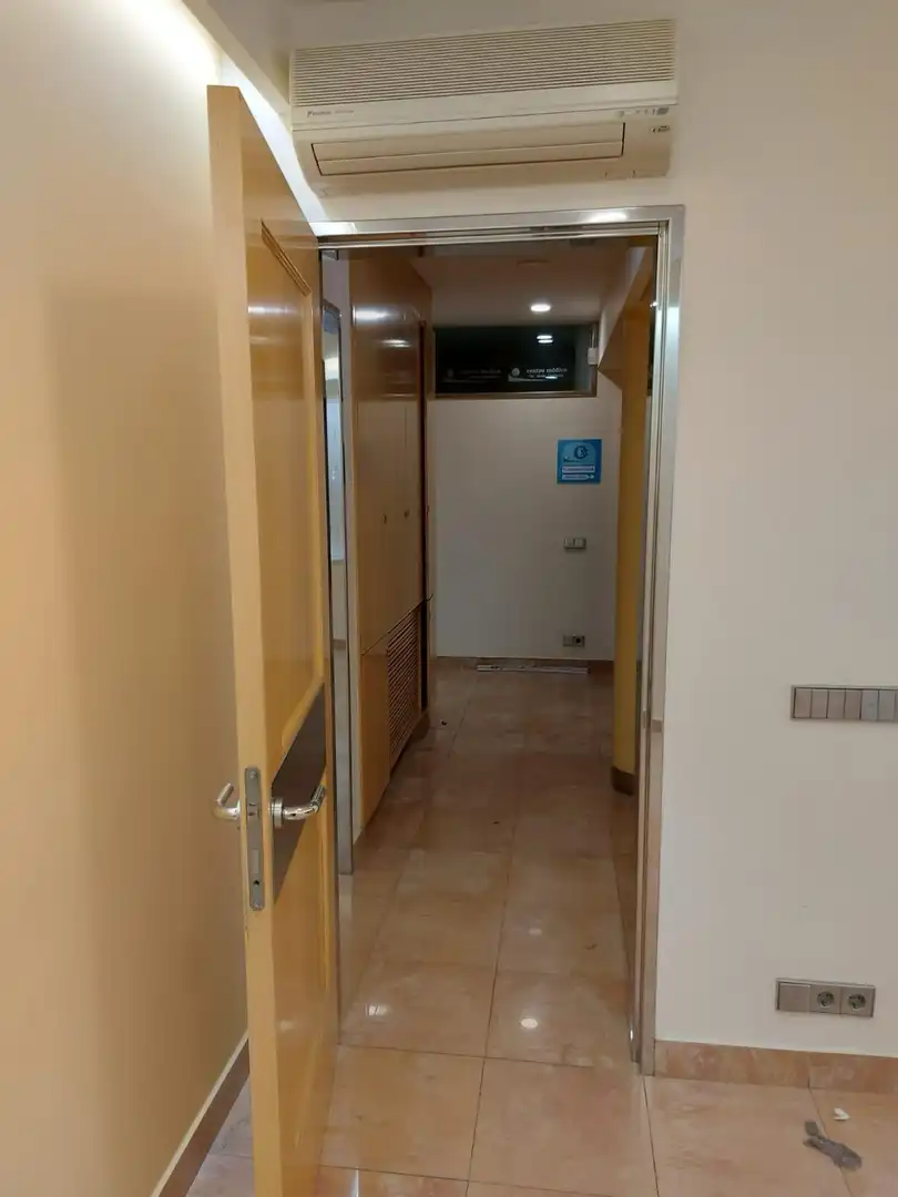 Büro zum Verkauf in Salamanca mit Klimaanlage und Heizung
