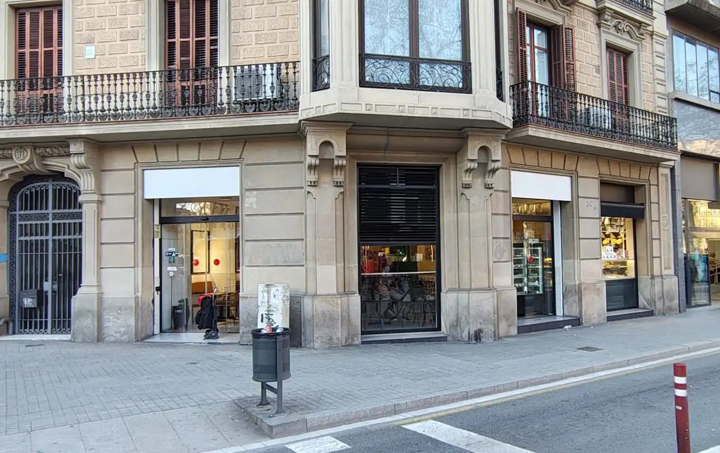 Local en traspaso en Barcelona con Aire acondicionado, Terraza y Amueblado