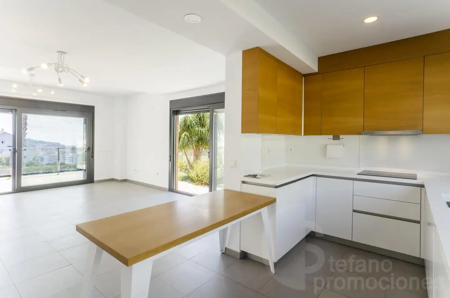 Cocina de Casa adosada en venta en Málaga con Aire acondicionado, Calefacción y Jardín privado