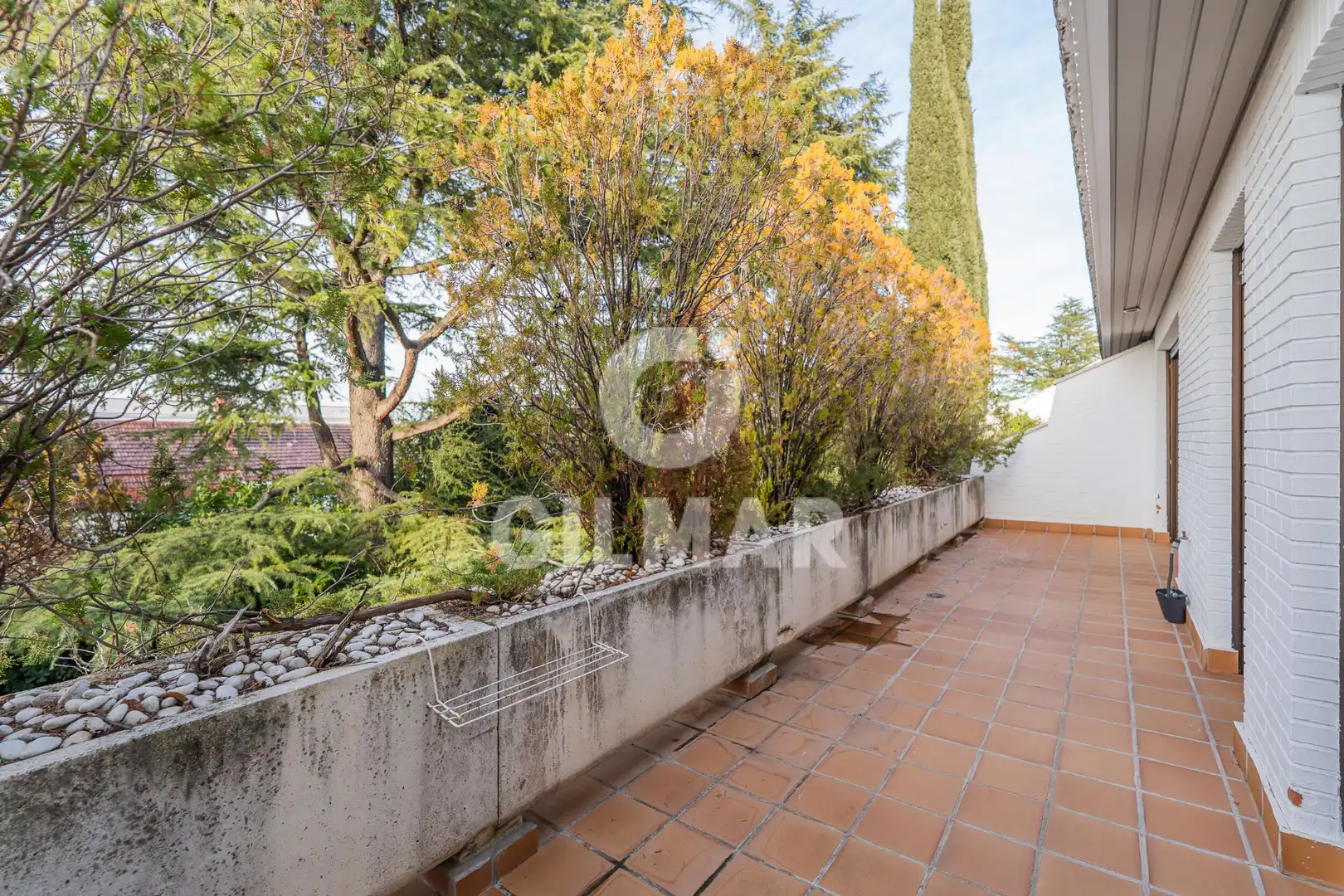 Garten von Einfamilien-Reihenhaus zum Verkauf in La Moraleja mit Klimaanlage, Heizung und Privatgarten