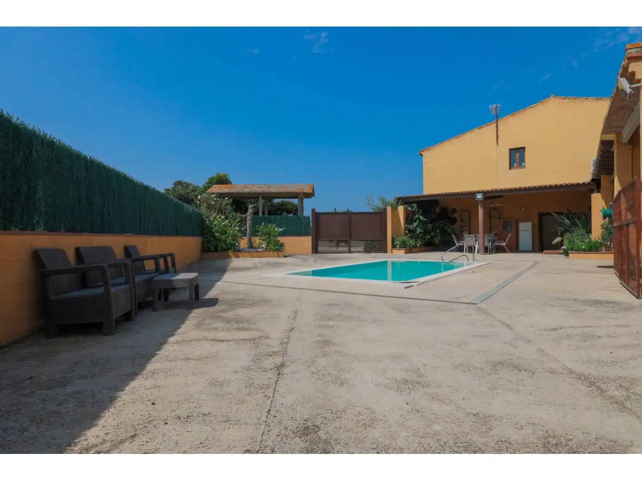 Swimming pool of Country homes for sale in Verges  with Air Conditioner, Private garden and Terrace
