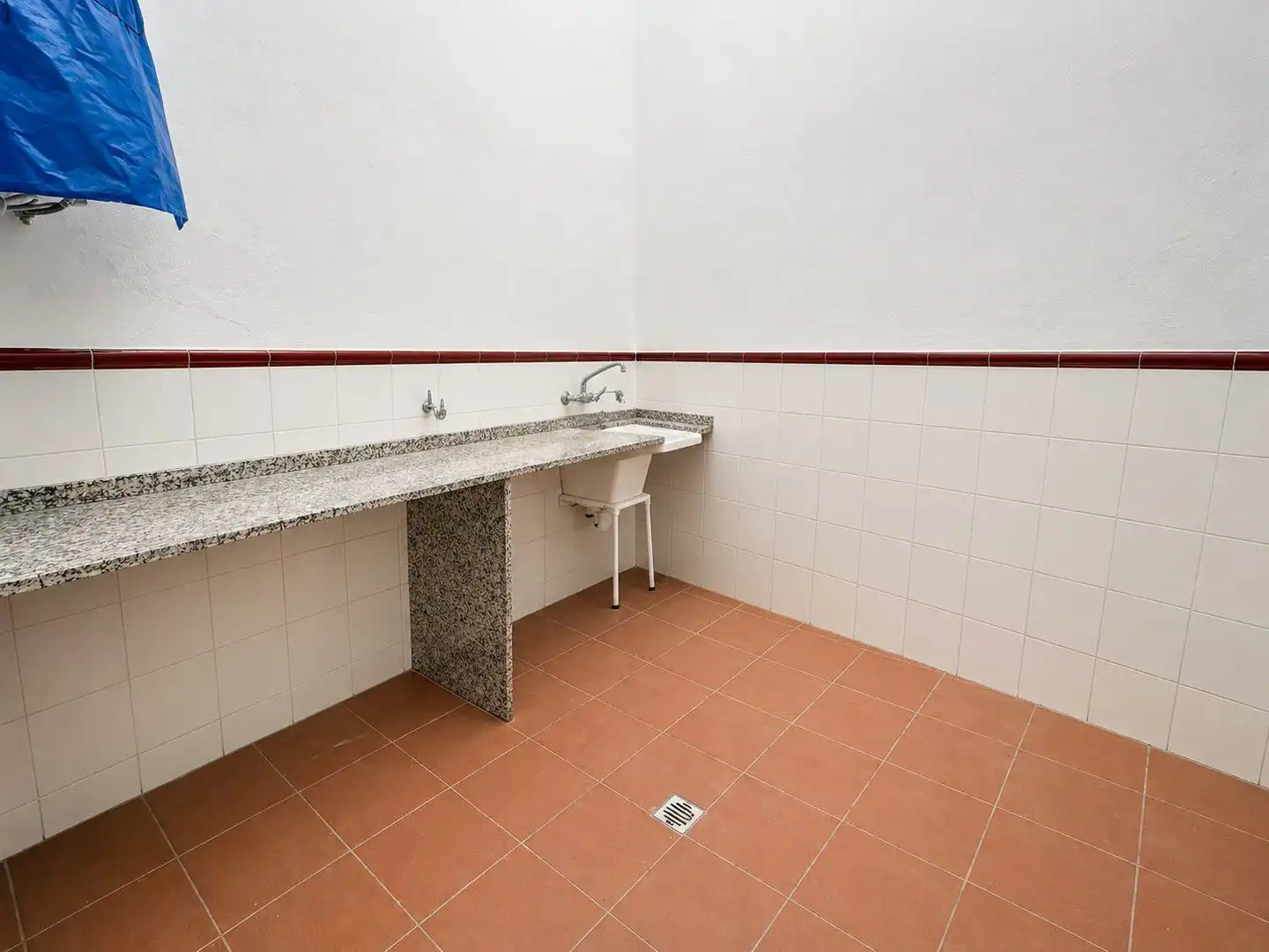 Bathroom of Houses for sale in Sueca  with Air Conditioner, Heating and Terrace