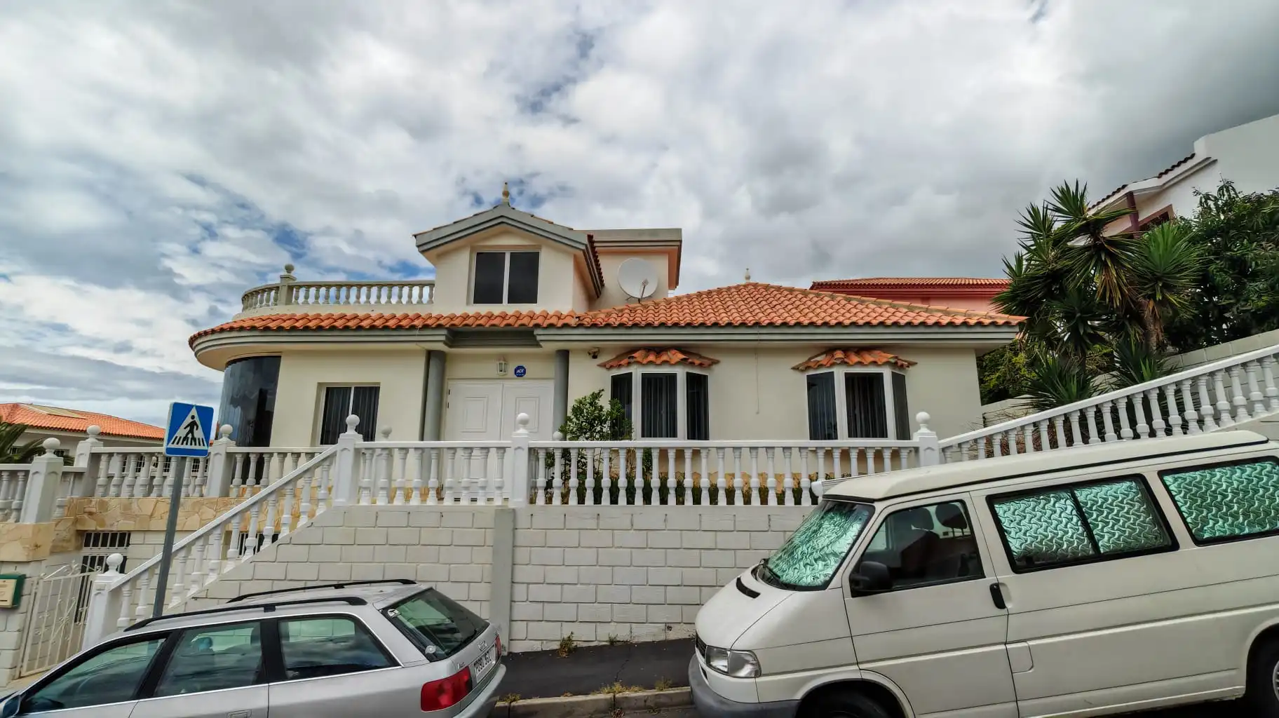 Vista exterior de Casa o xalet de lloguer en Adeje amb Aire condicionat, Moblat i Forn