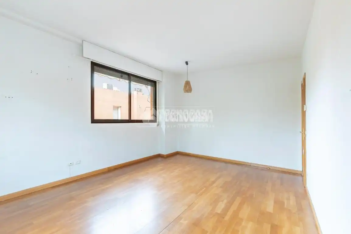Bedroom of Flat for sale in Madrid  with Heating, Parquet flooring and Storage room