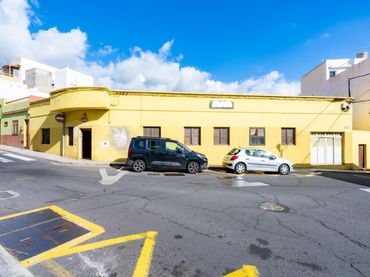Chalet con piscina en venta en Calle Calle El Calvario
