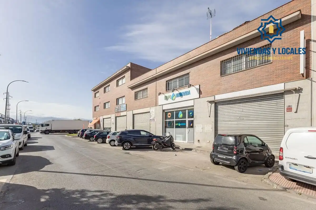 Nau industrial en venda a Avenida JUNCARIL, imagen 2