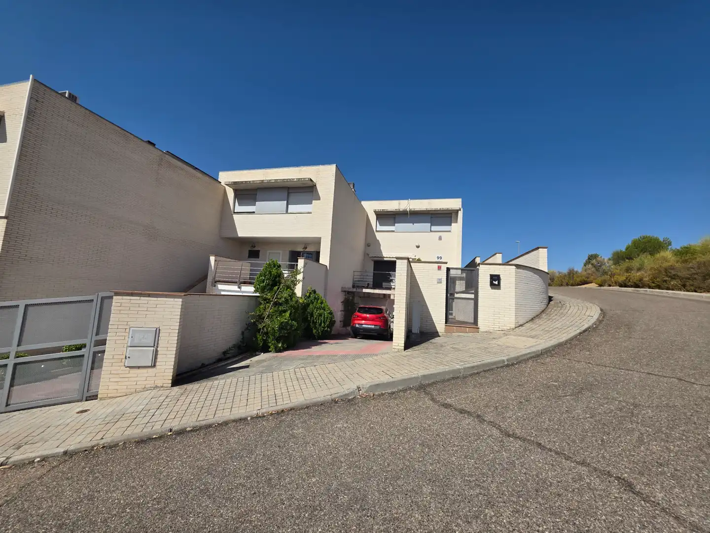 Vista exterior de Casa o xalet en venda en Toledo amb Aire condicionat, Calefacció i Jardí privat