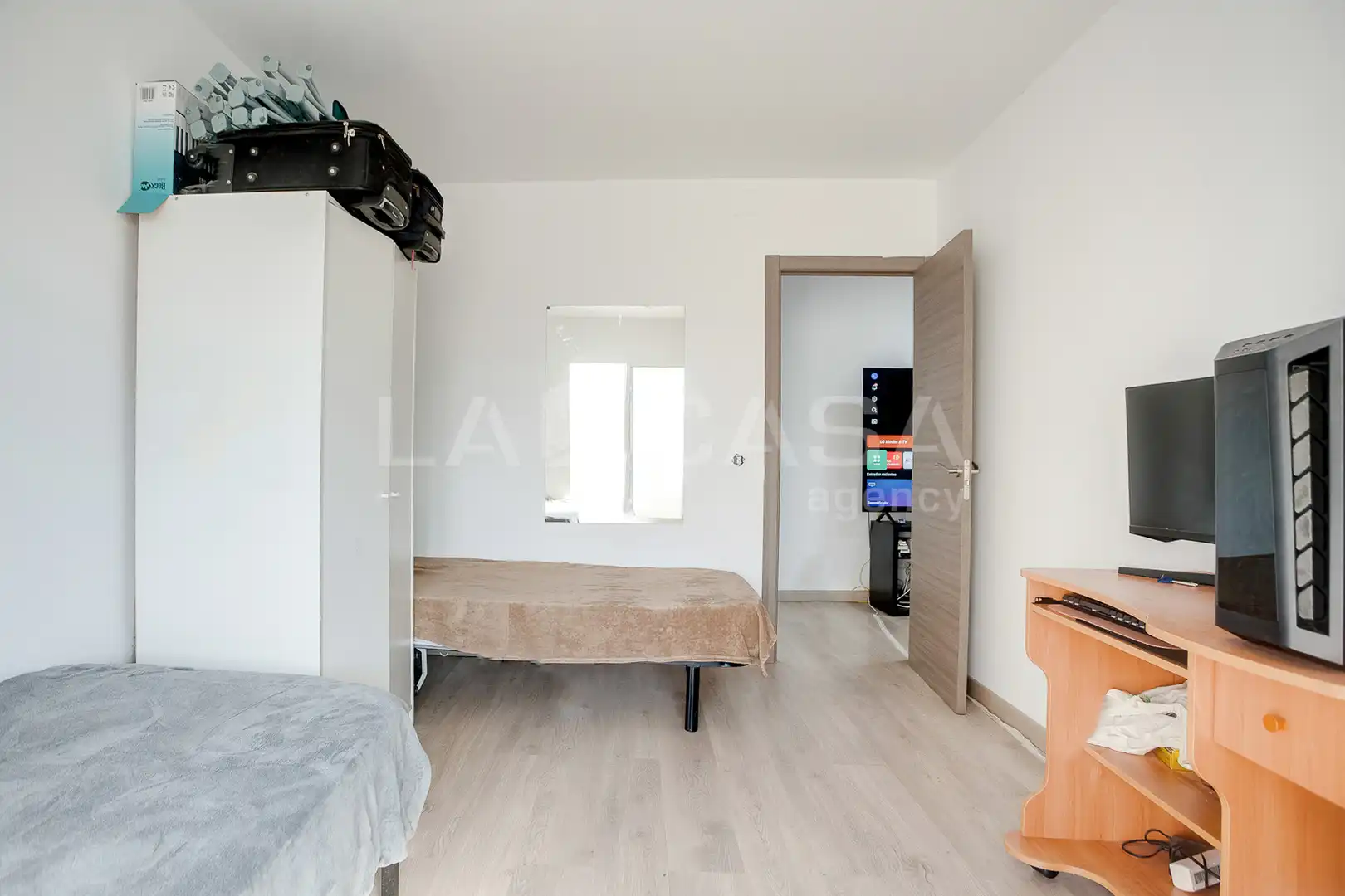 Bedroom of Attic for sale in L'Hospitalet de Llobregat  with Balcony