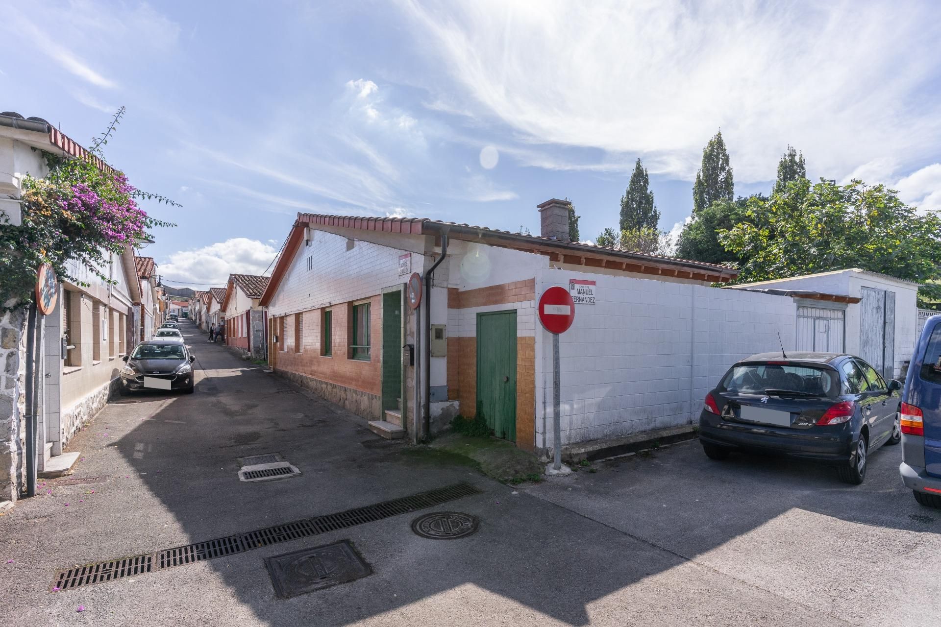 Vista exterior de Casa adosada en venta en Gijón  con Jardín privado, Terraza y Trastero