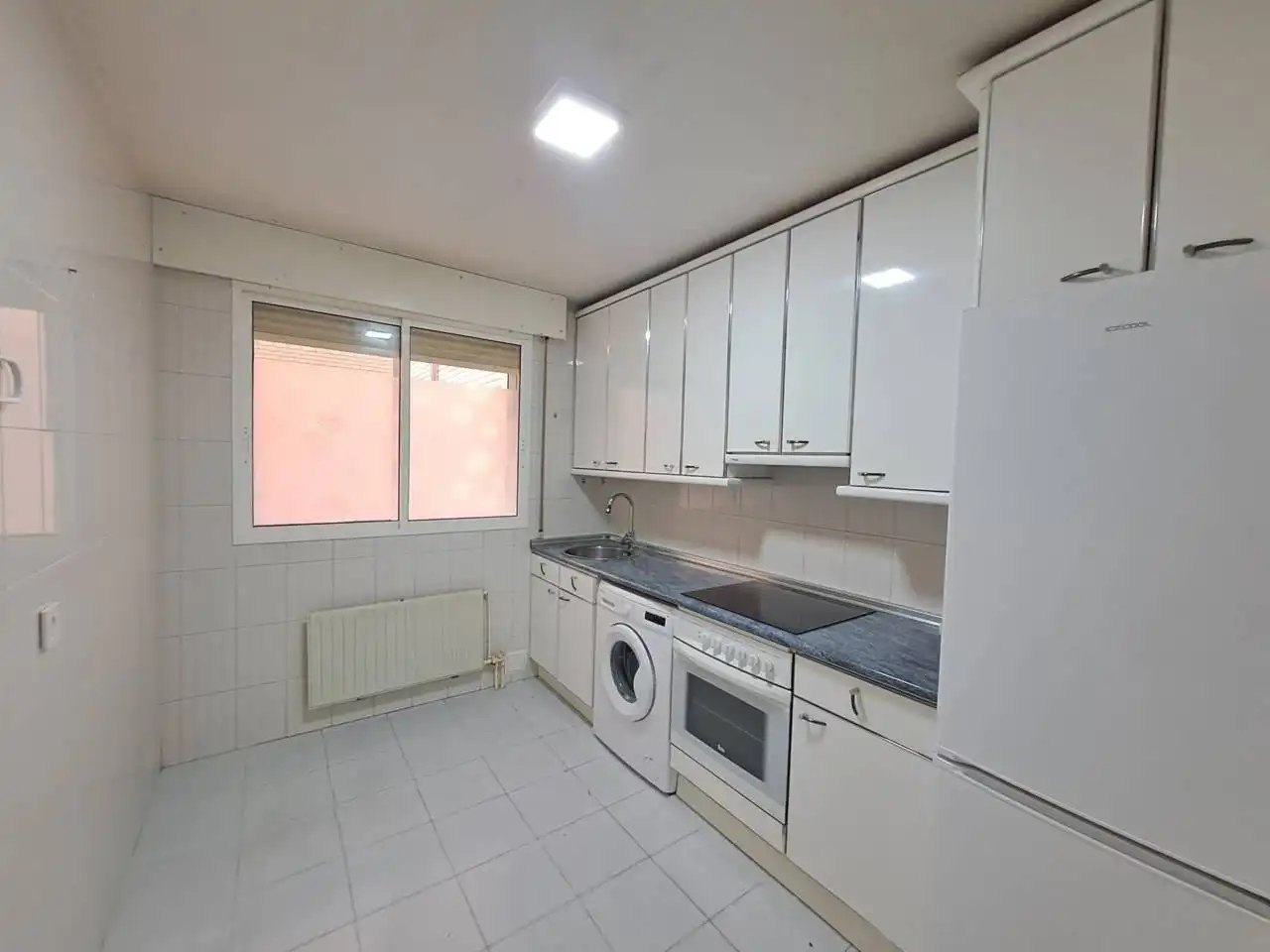 Cocina de Piso en venta en Burgos con Calefacción, Parquet y Trastero
