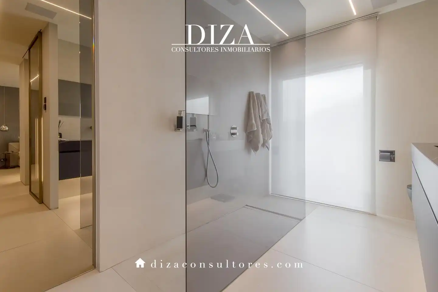 Bathroom of Attic for sale in Madrid  with Air Conditioner, Heating and Terrace