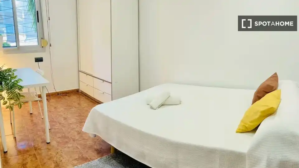 Bedroom of Flat for rent in Valencia  with Air Conditioner, Heating and Furnished
