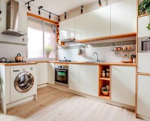 Kitchen of Flat for sale in  Valencia Capital  with Furnished