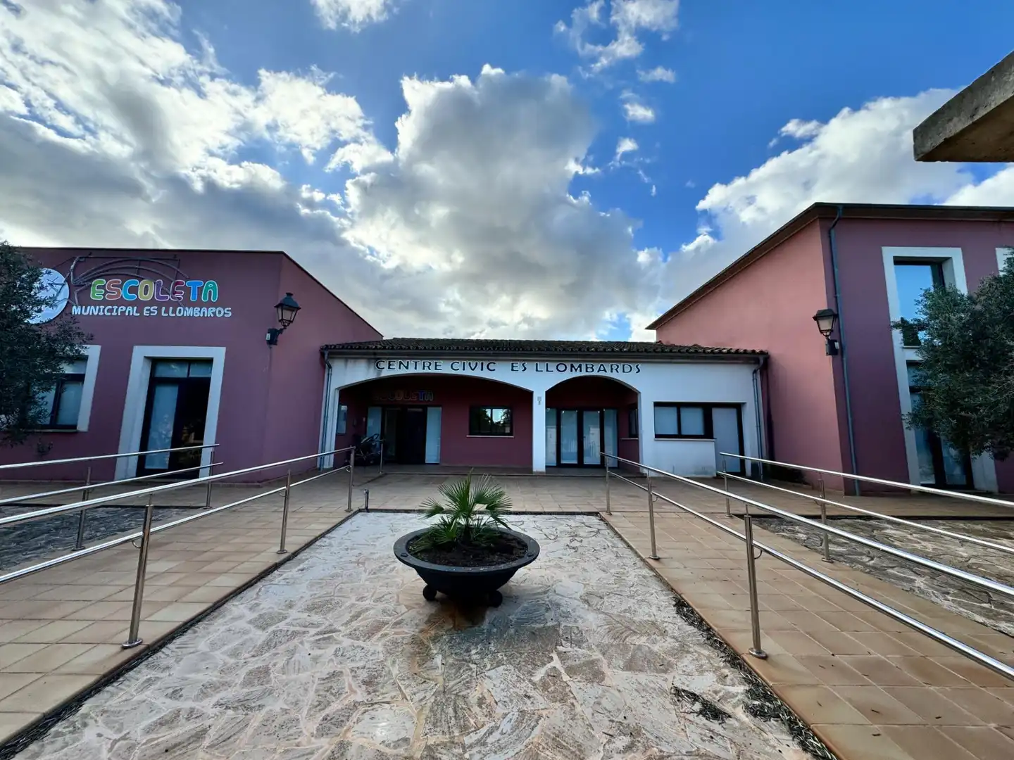Exterior view of Detached homes for rent in Santanyí  with Air Conditioner and Furnished
