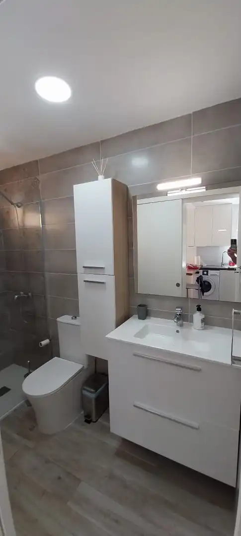 Bany de Apartament de lloguer en San Bartolomé de Tirajana amb Aire condicionat, Calefacció i Terrassa