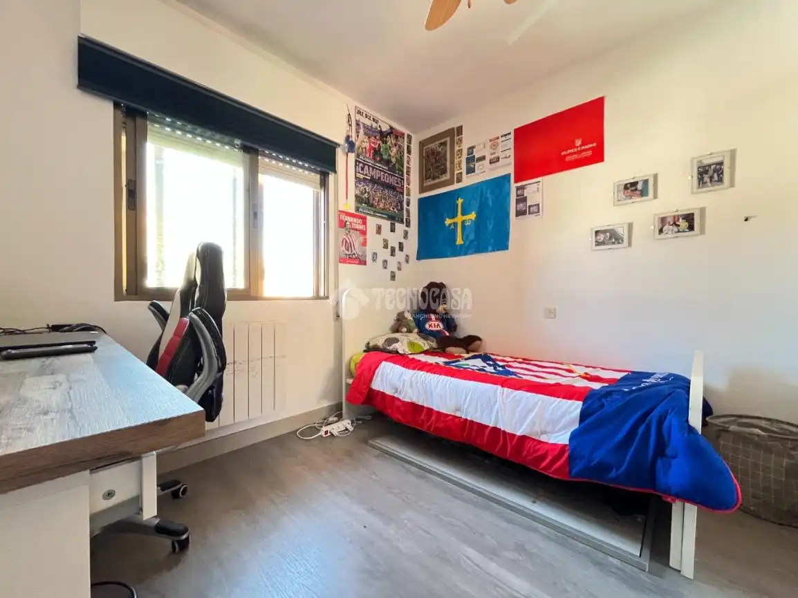 Habitación de Casa adosada en venta en Loeches