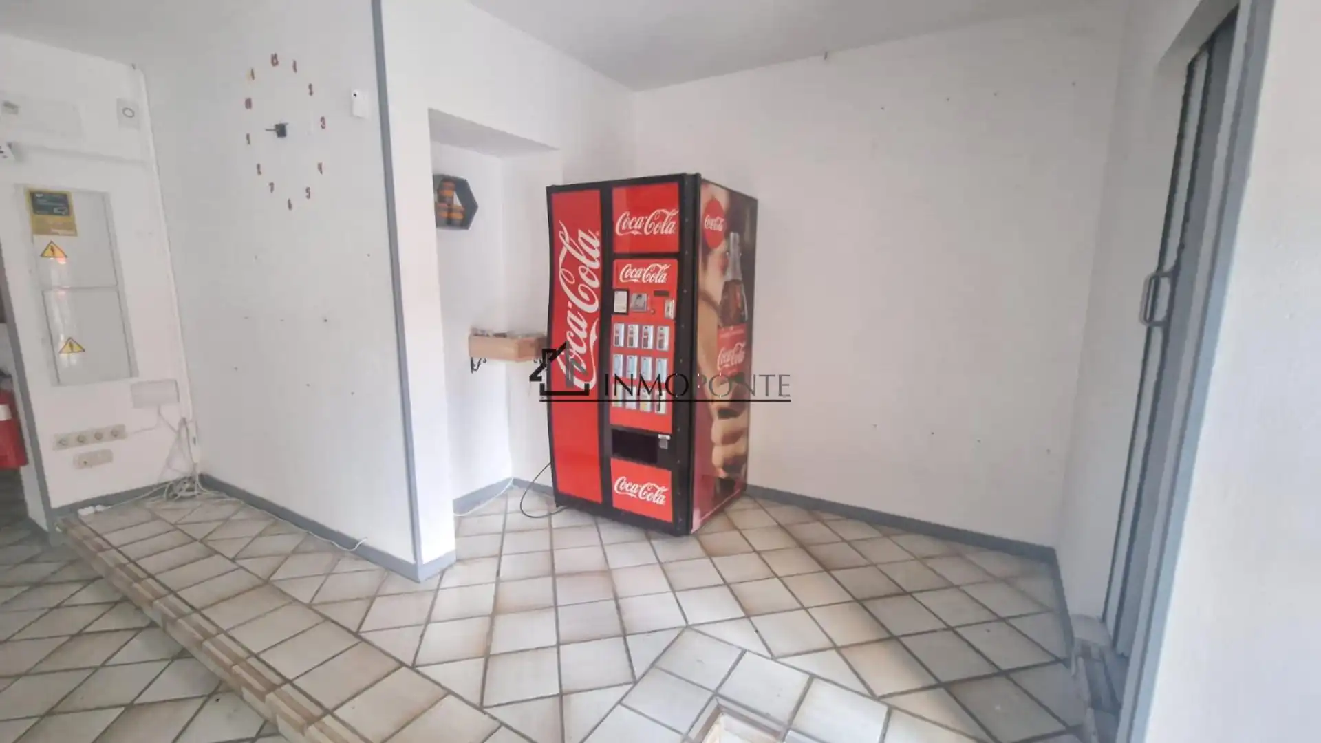 Local en venda a GERMÁN ADRIO, Zona Fernández Ladreda