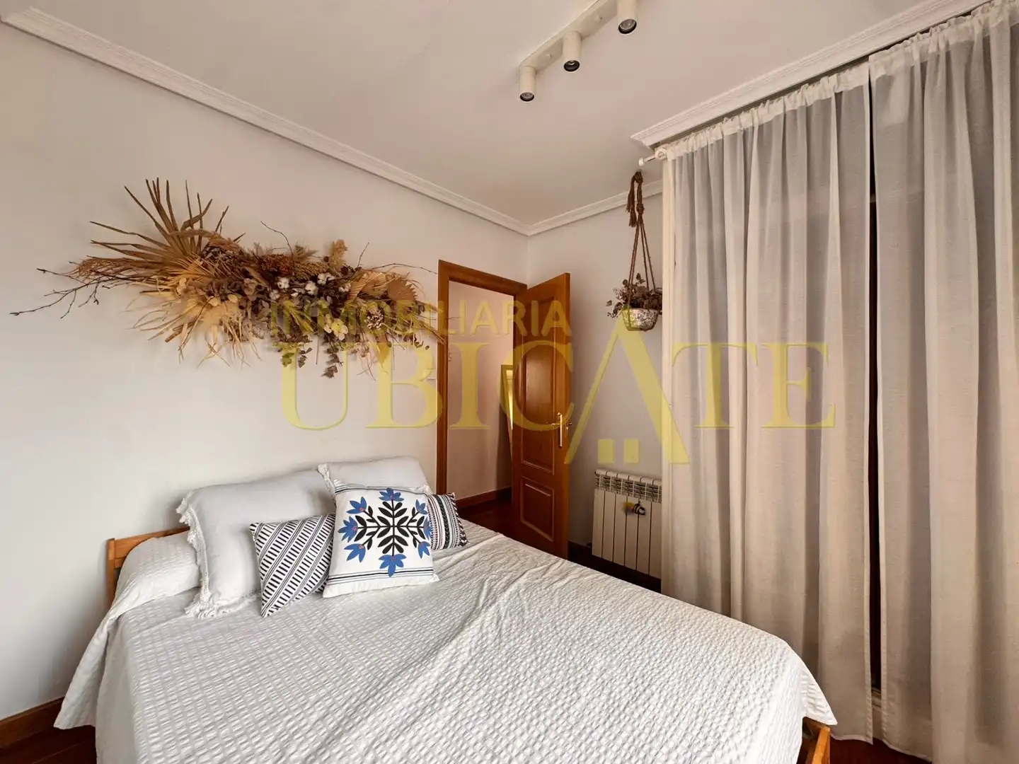 Habitación de Piso en venta en Castro-Urdiales con Calefacción, Terraza y Amueblado