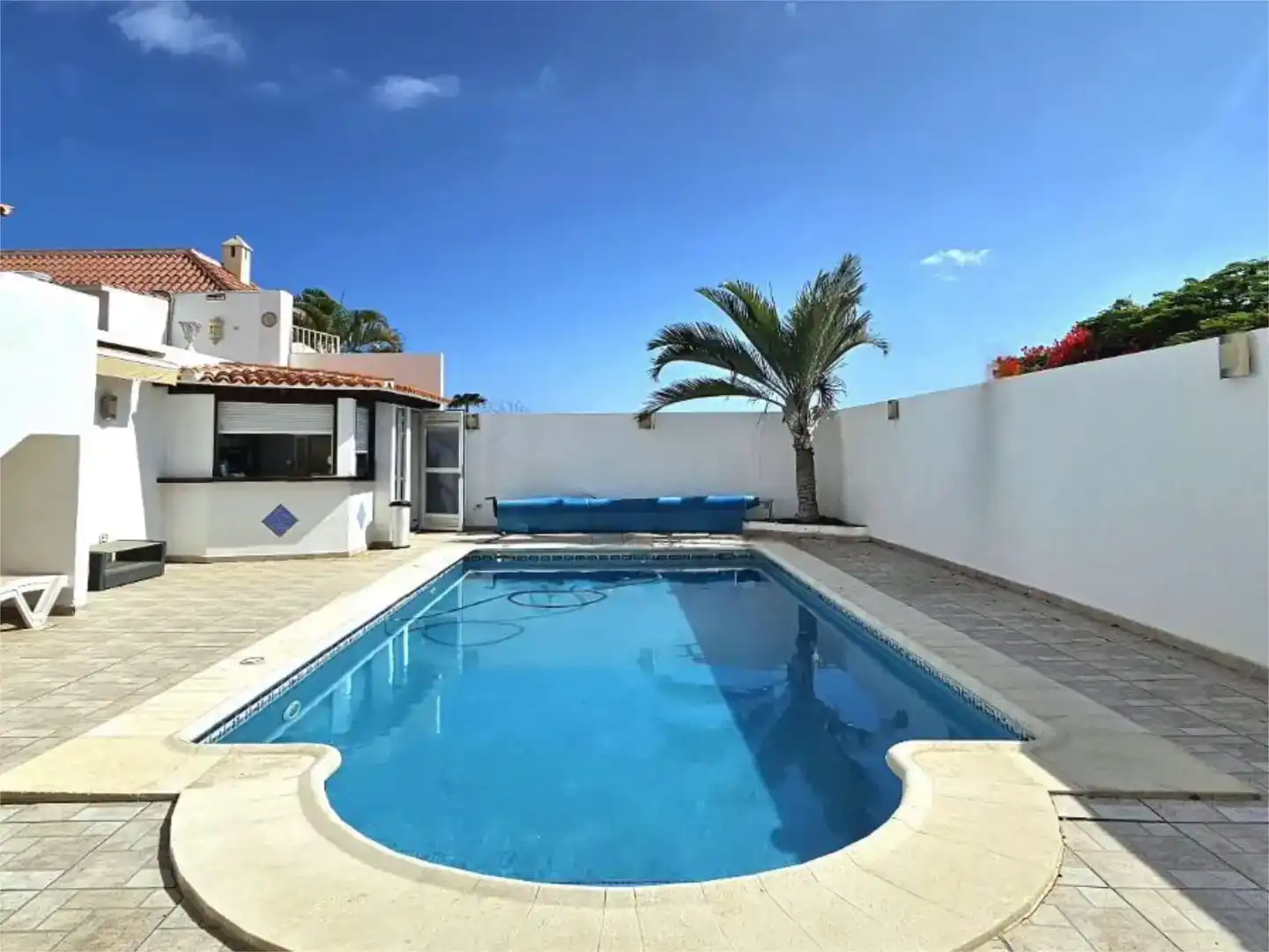 Piscina de Casa o xalet en venda en Adeje amb Aire condicionat, Jardí privat i Traster