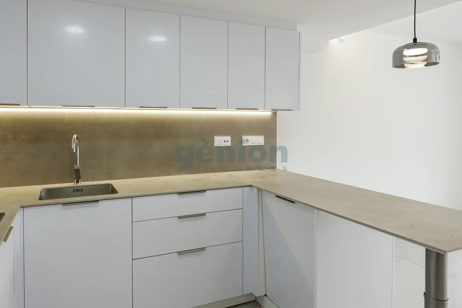 Cocina de Piso en venta en Girona con Aire acondicionado y Calefacción