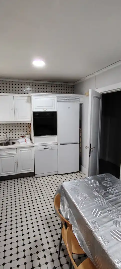 Kitchen of Flat for sale in Salamanca  with Heating, Parquet flooring and Furnished