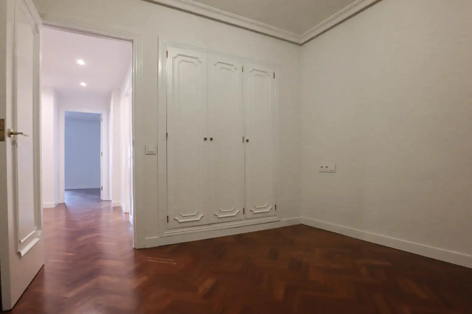 Schlafzimmer von Wohnung zur Miete in Oviedo  mit Heizung und Parkett