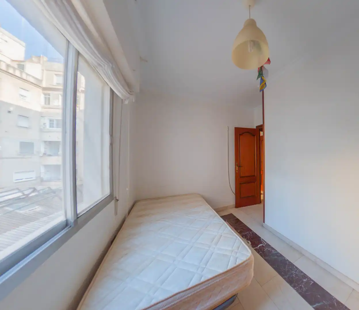 Habitación de Piso en venta en Murcia con Balcón