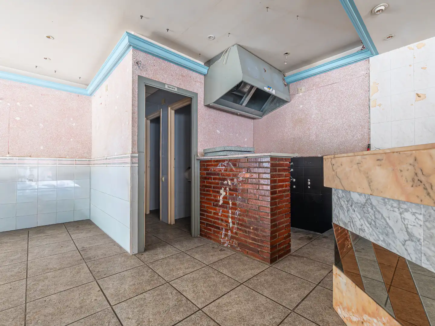 Local en venta en Torredembarra con Aire acondicionado, Calefacción y Terraza