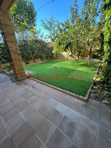 Casa adosada en Venta en Las Lomas