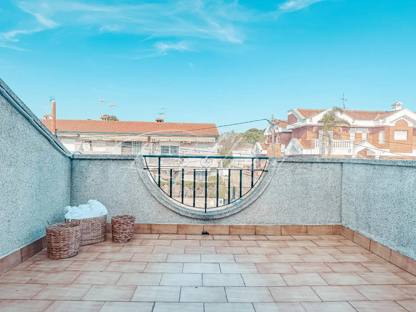 Terrasse von Einfamilien-Reihenhaus zum Verkauf in Cambrils mit Klimaanlage, Heizung und Privatgarten