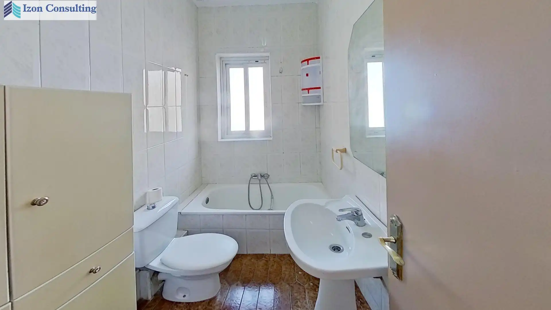 Bathroom of Flat for sale in Albacete  with Air Conditioner, Heating and Storage room