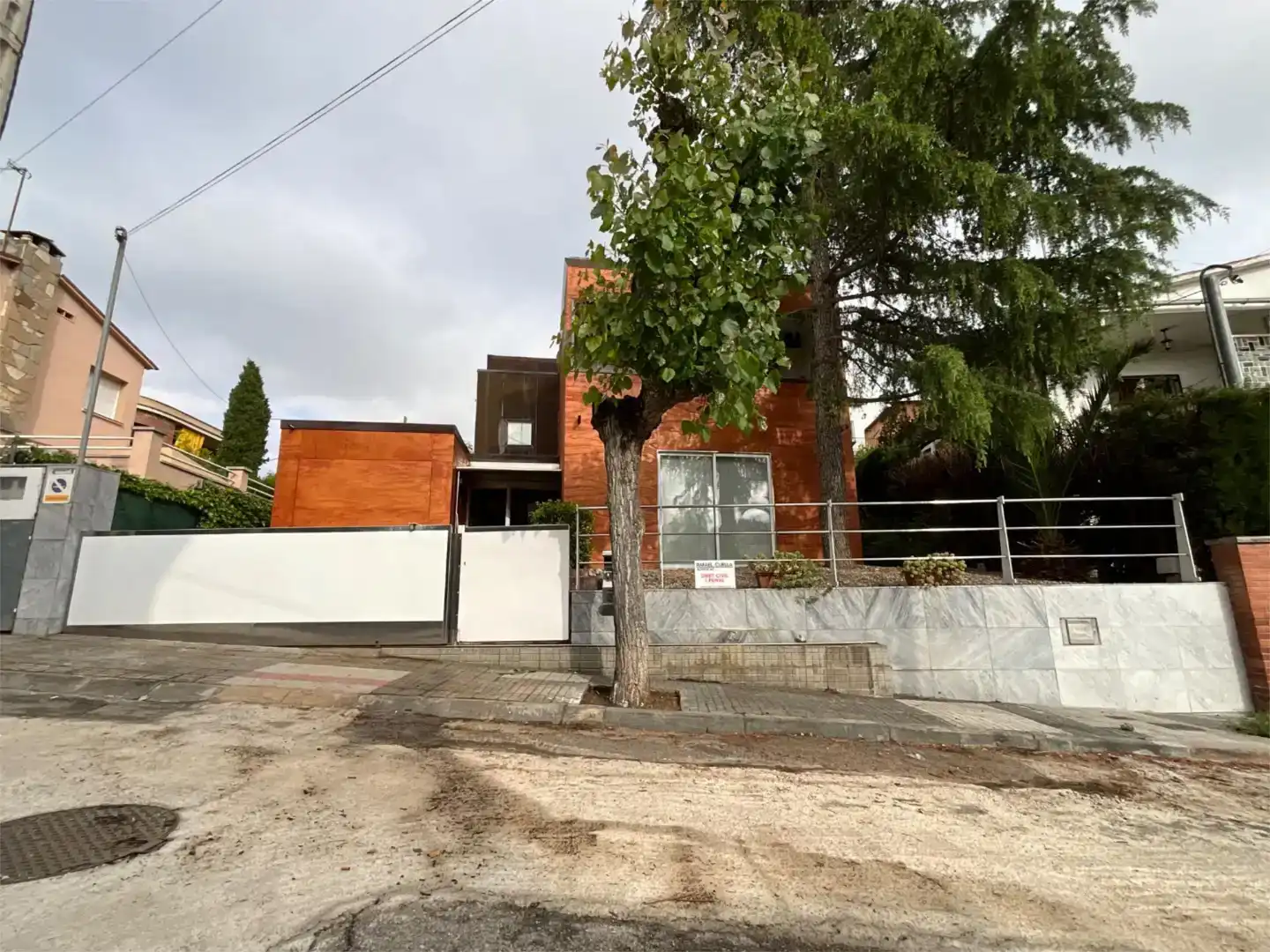 Vista exterior de Casa o xalet en venda en Sant Esteve Sesrovires amb Aire condicionat