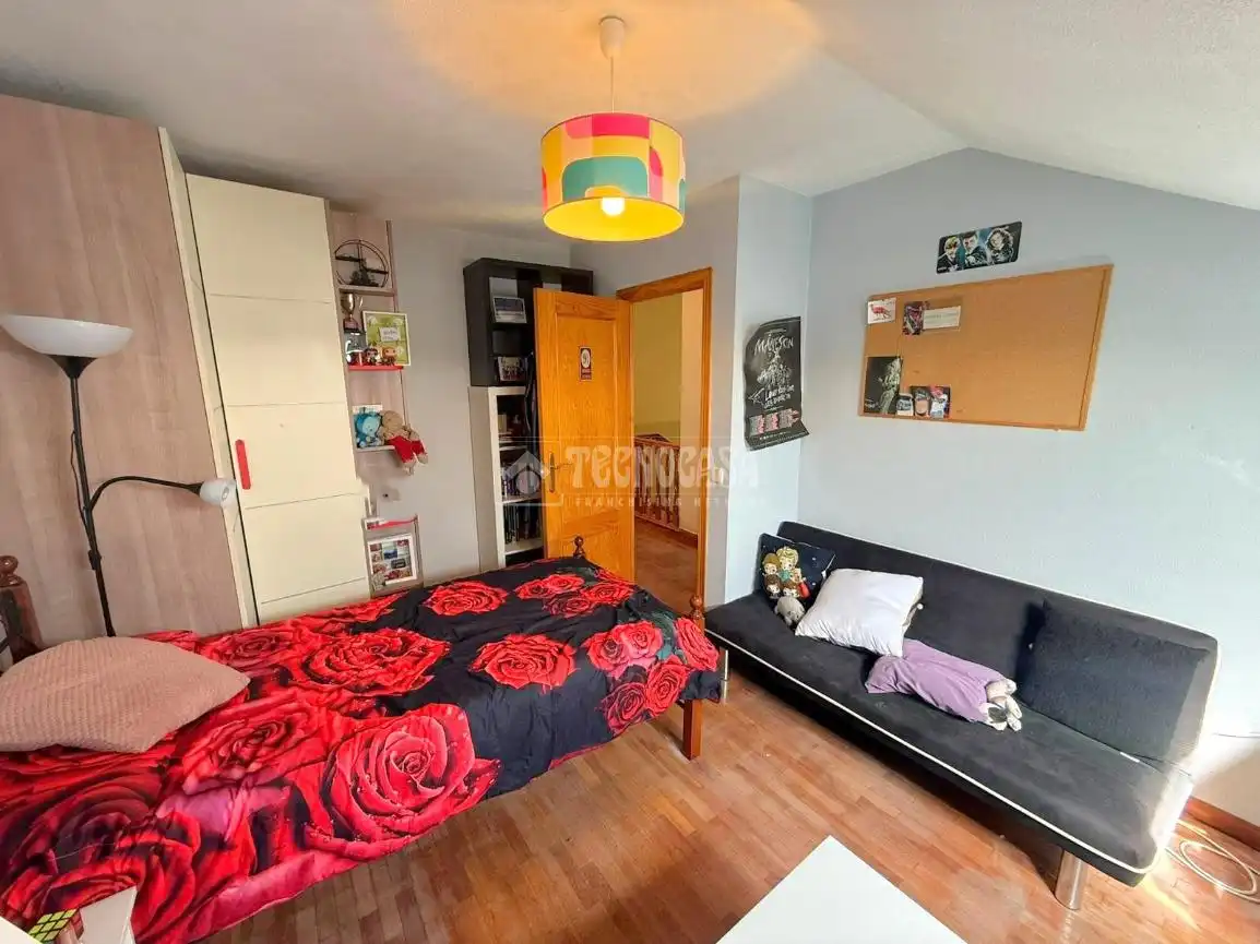 Habitación de Casa adosada en venta en Seseña con Aire acondicionado