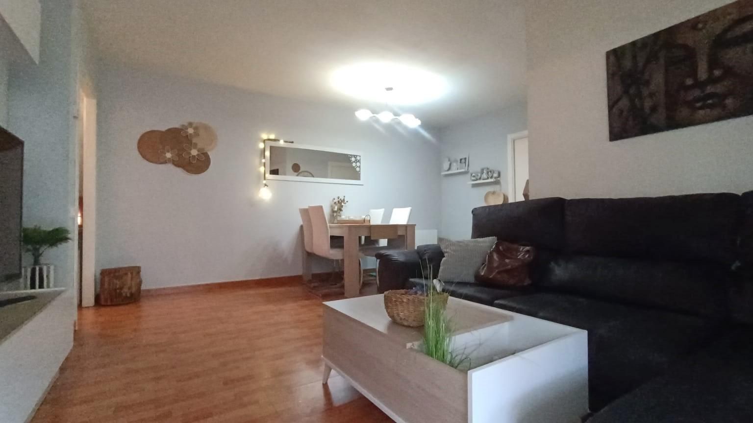 Living room of Flat for sale in Terrassa  with Air Conditioner, Heating and Parquet flooring