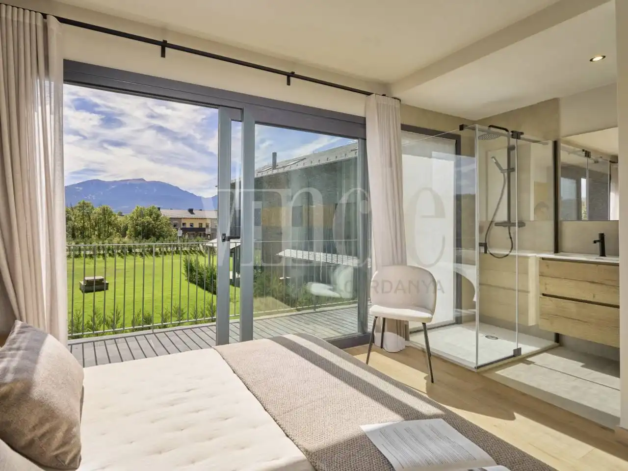 Habitación de Casa adosada en venta en Bolvir con Jardín privado, Parquet y Piscina comunitaria