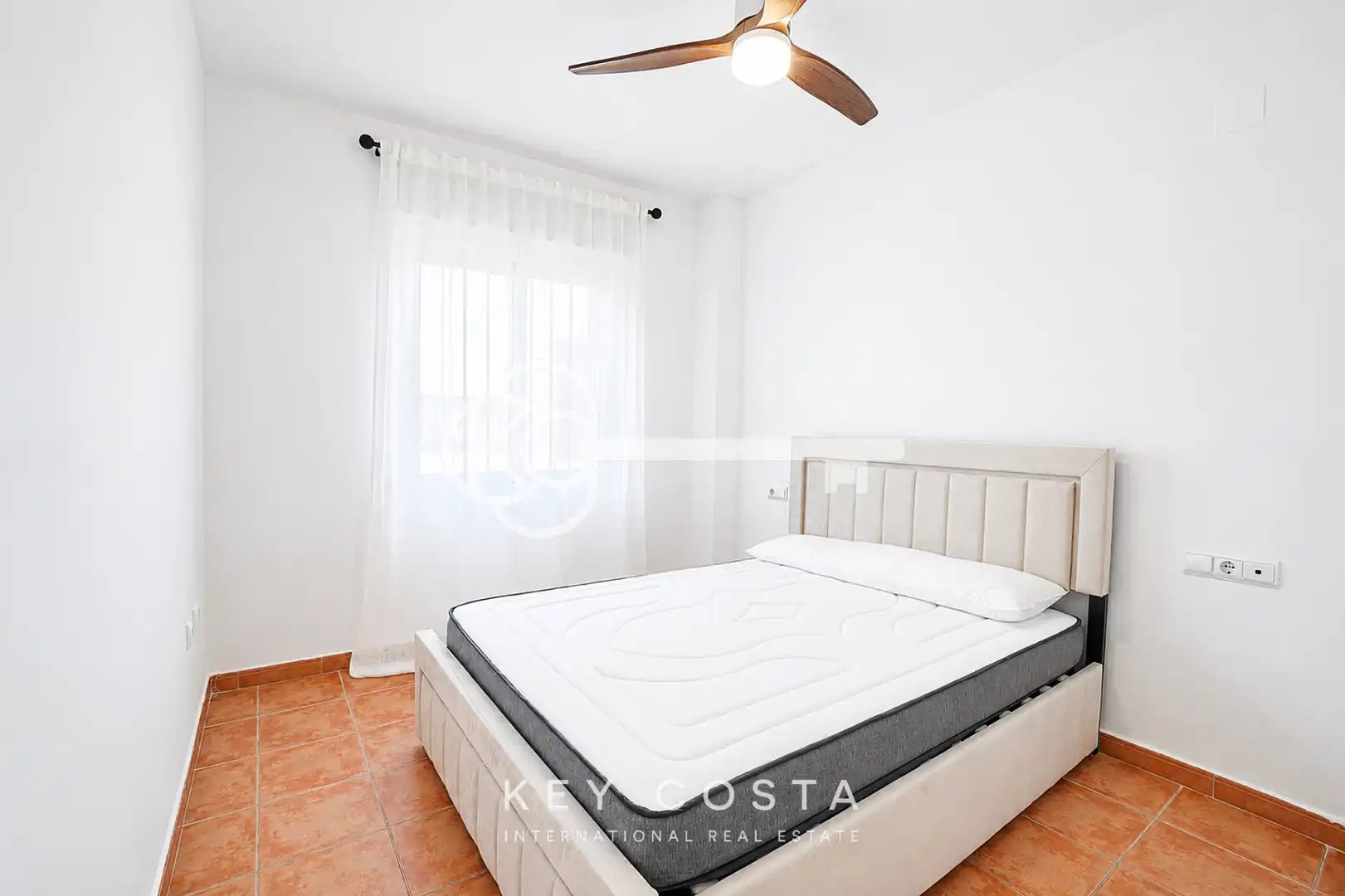 Habitación de Piso de alquiler en Mutxamel con Aire acondicionado, Calefacción y Amueblado