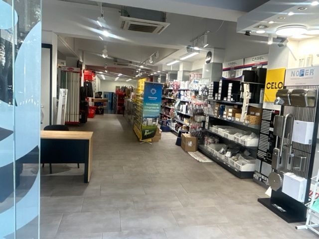 Premises for sale in  Barcelona Capital  with Air Conditioner, Internet and Alarm