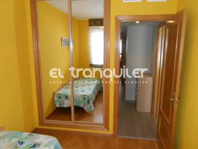 Schlafzimmer von Wohnung zur Miete in Madrid mit Klimaanlage, Terrasse und Möbliert