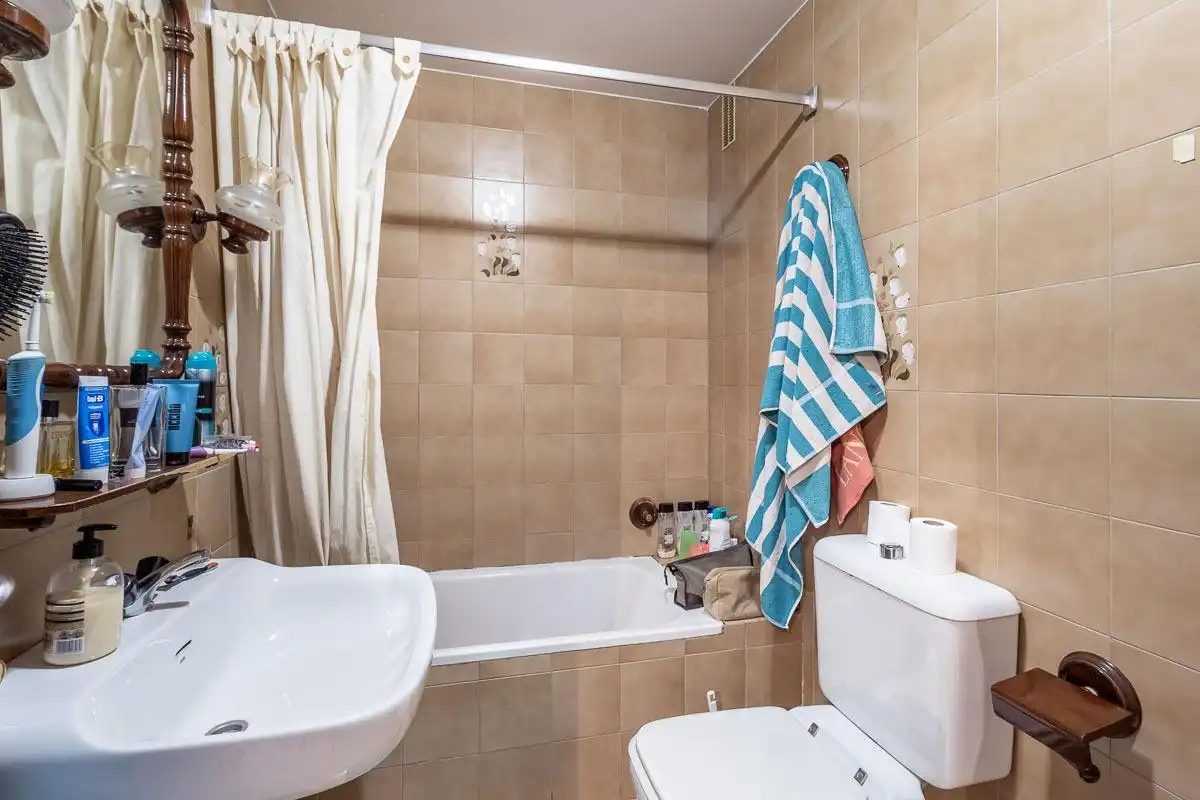 Baño de Piso en venta en Granada con Aire acondicionado, Calefacción y Terraza