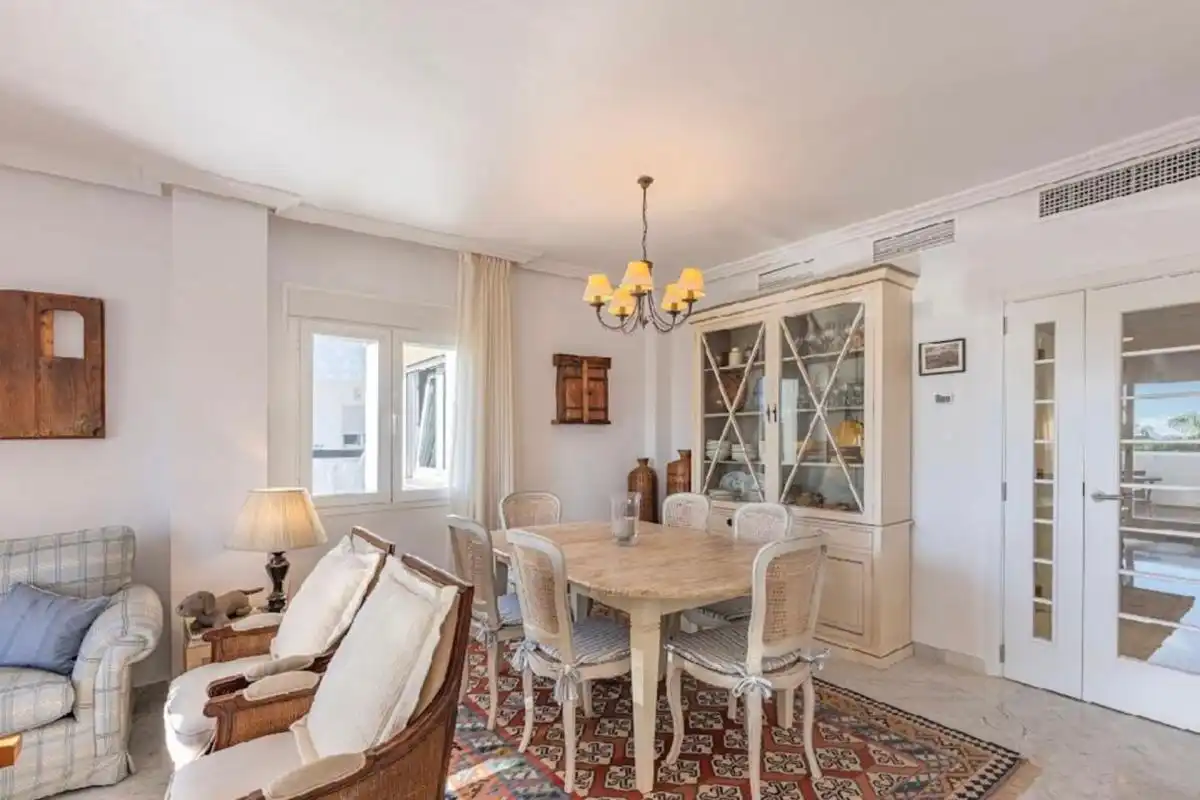Esszimmer von Wohnung zum Verkauf in Marbella mit Klimaanlage, Heizung und Schwimmbad