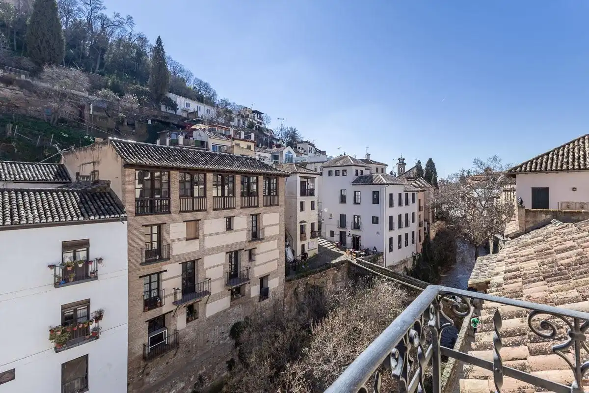 Außenansicht von Gebäude zur Miete in Granada