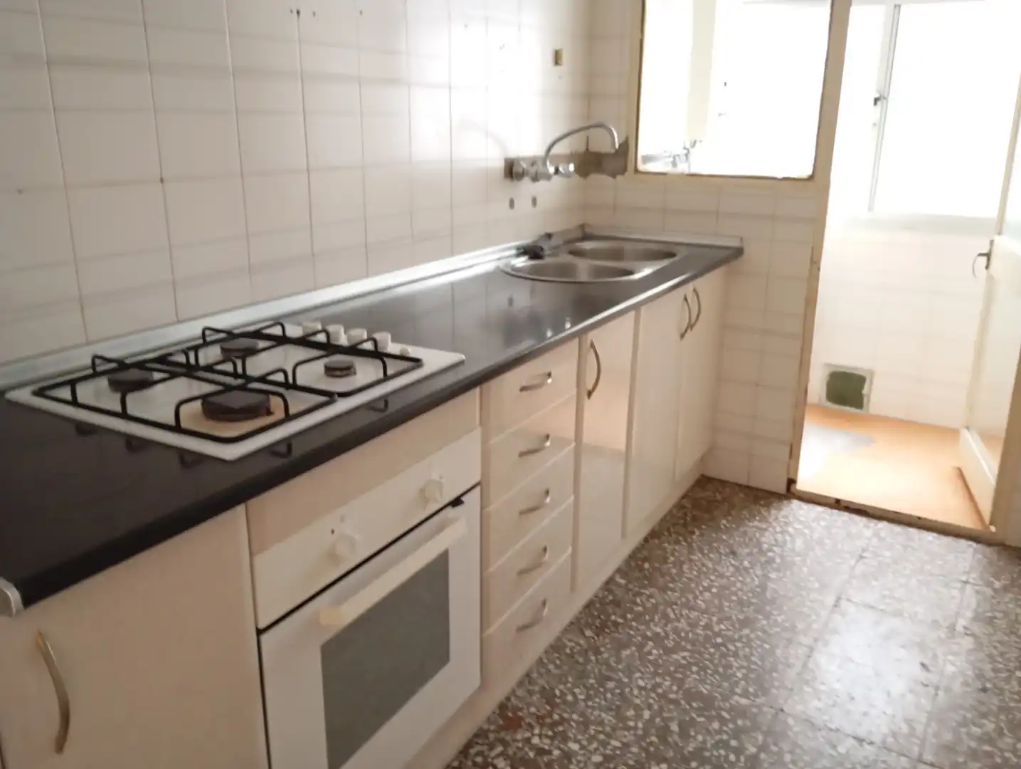 Küche von Wohnung zum Verkauf in Málaga mit Terrasse, Balkon und Alarm