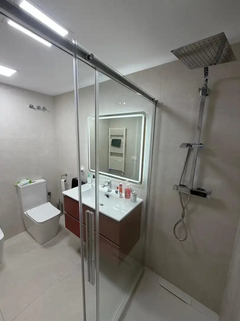 Baño de Piso en venta en Torrent con Aire acondicionado, Calefacción y Terraza