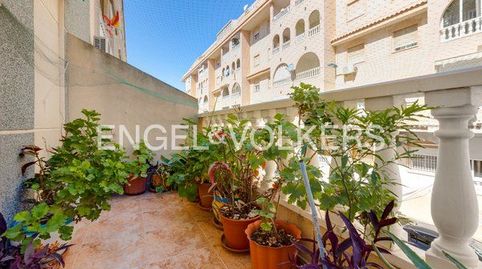 Apartamento con terraza y 2 dormitorios en Villa Madrid, Torrevieja