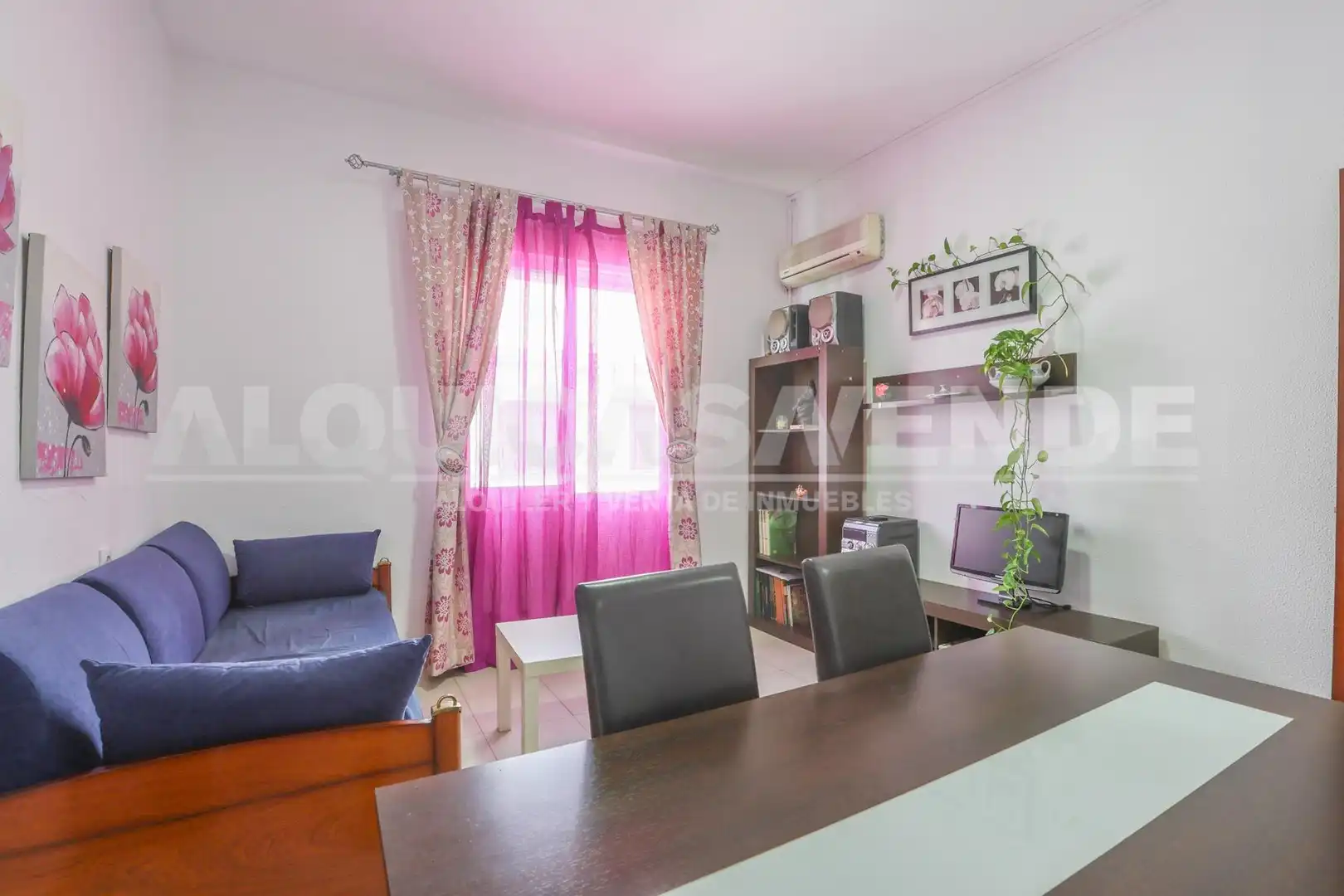 Living room of Flat for sale in Sevilla  with Air Conditioner
